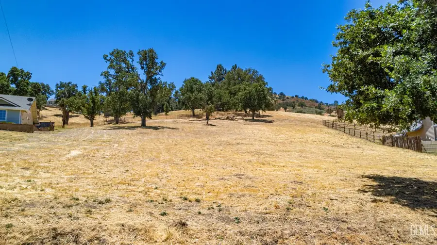 28420 DELAWARE, Tehachapi, CA 93561 - #3