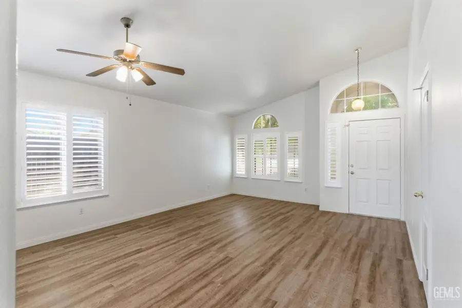 4902 HARTWICK COURT, Bakersfield, CA 93313 - #2