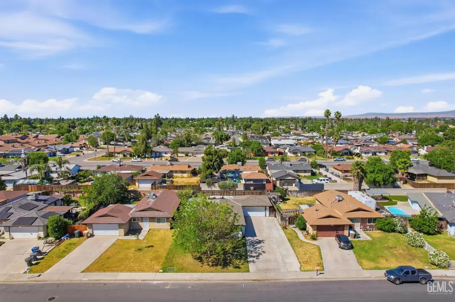 5208 THYME LANE, Bakersfield, CA 93309 - #3