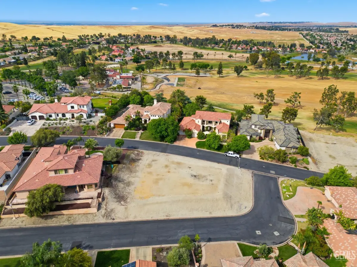 5511 VIA VENEZIA, Bakersfield, CA 93306 - #1