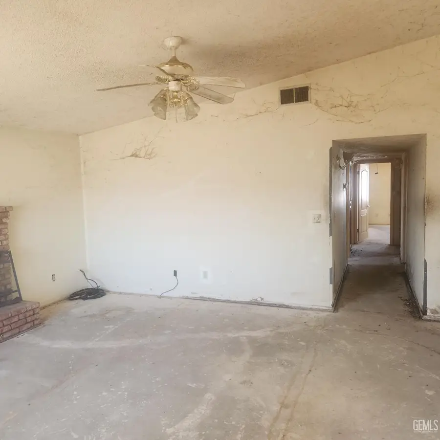 10611 GARIBALDI DRIVE, California City, CA 93505 - #3