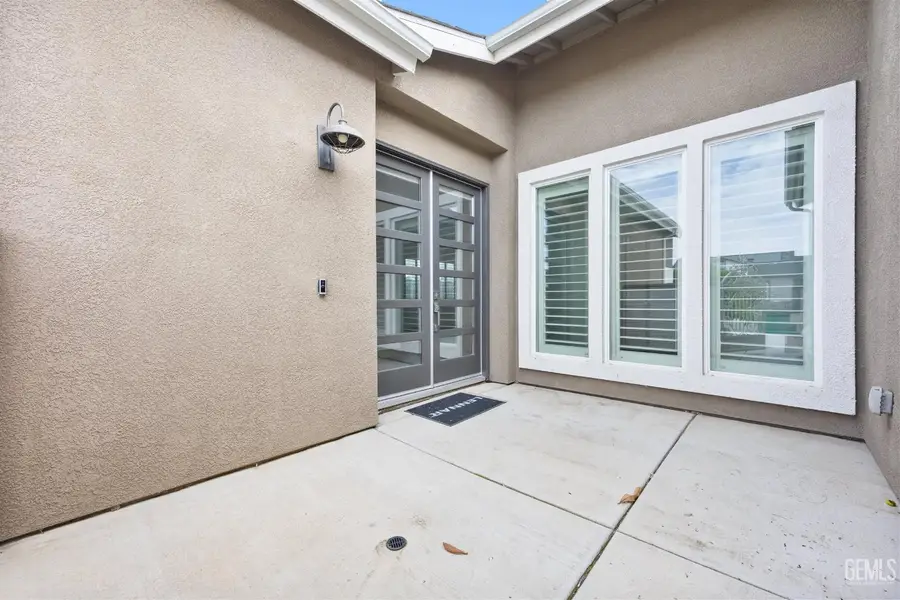 9223 MANOR GLEN LANE, Shafter, CA 93263 - #3