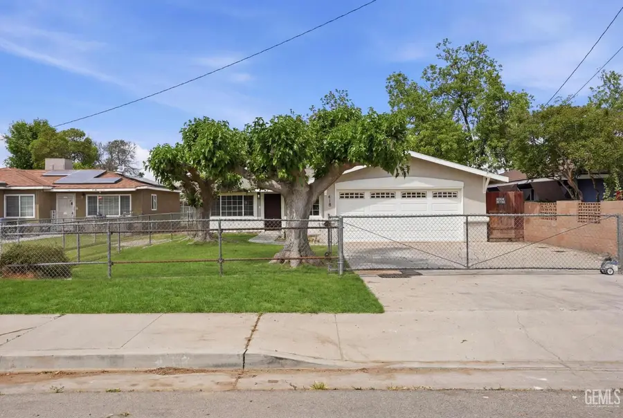 418 BRYANT STREET, Bakersfield, CA 93307 - #2