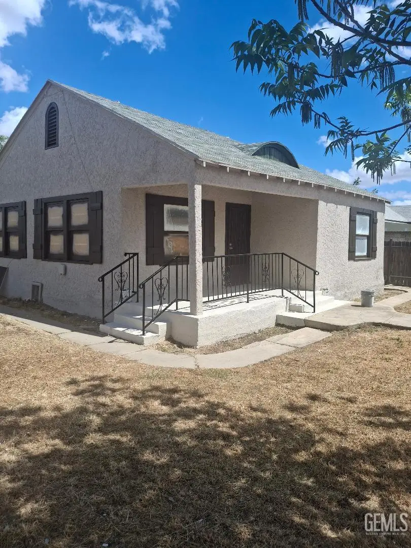 830 31ST STREET, Bakersfield, CA 93301 - #2