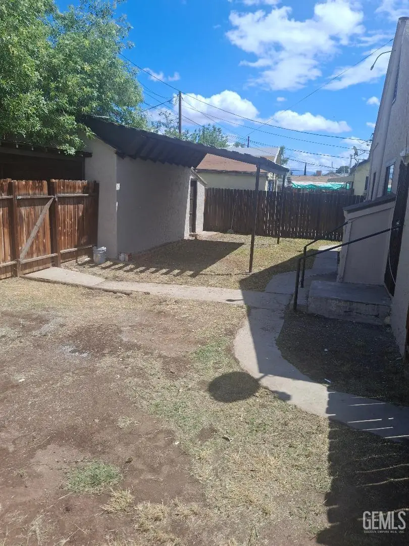 830 31ST STREET, Bakersfield, CA 93301 - #3