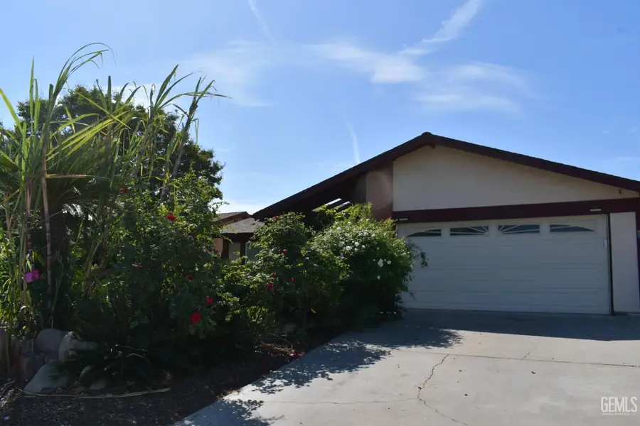 3629 EISENHOWER AVE, Bakersfield, CA 93309 - #2