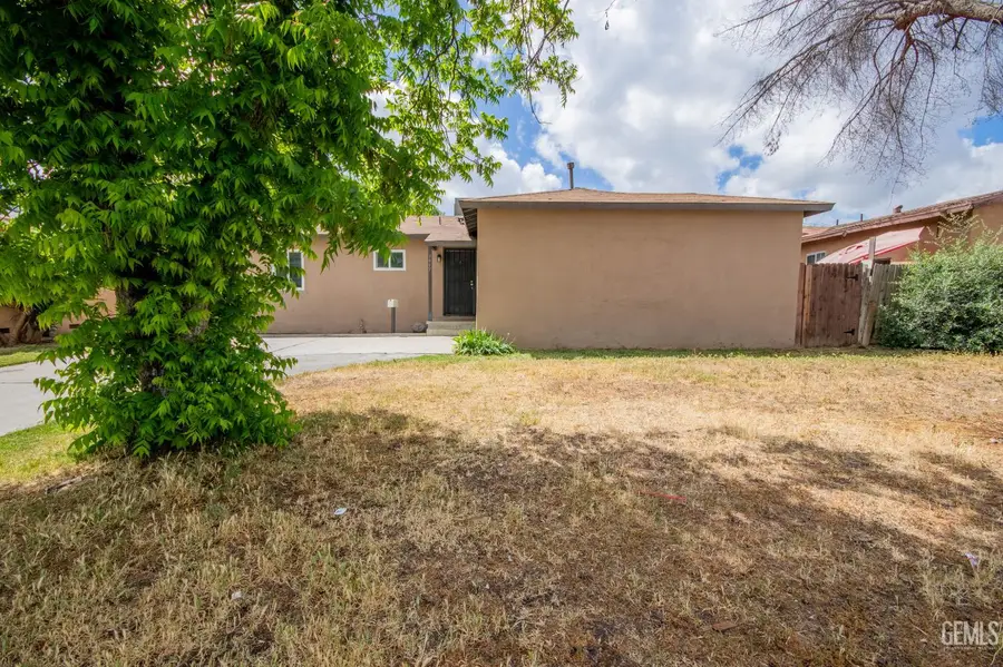 1917 CLARK AVENUE, Bakersfield, CA 93304 - #3