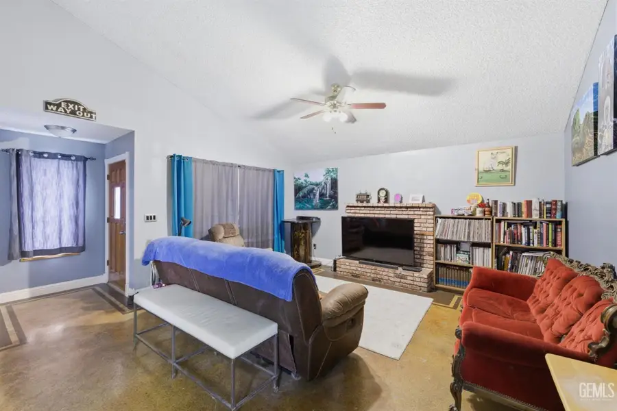 8485 TAMARACK AVENUE, California City, CA 93505 - #3