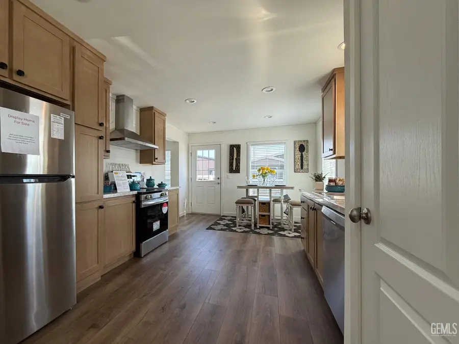 21 NORTHRUP STREET, Bakersfield, CA 93307 - #2