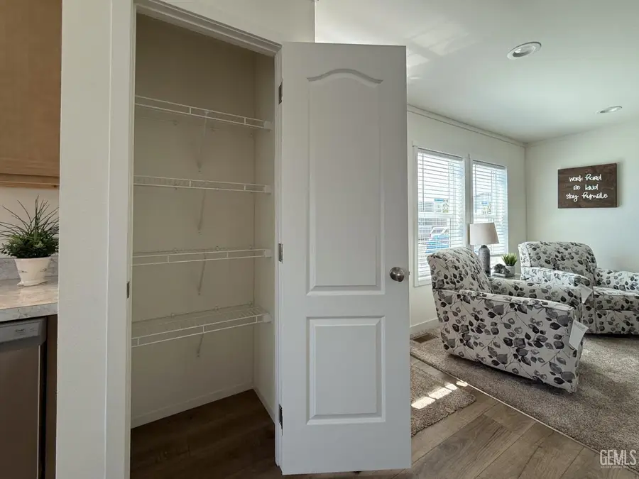 21 NORTHRUP STREET, Bakersfield, CA 93307 - #3