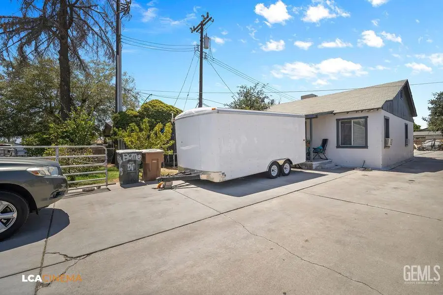 2107 MCCRAY STREET, Bakersfield, CA 93308 - #2