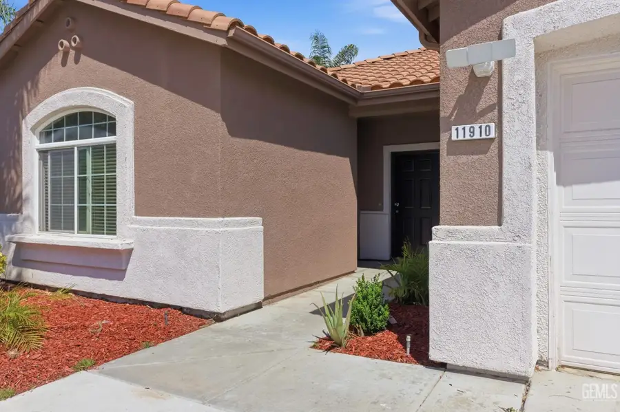 11910 COMPASS AVENUE, Bakersfield, CA 93312 - #3