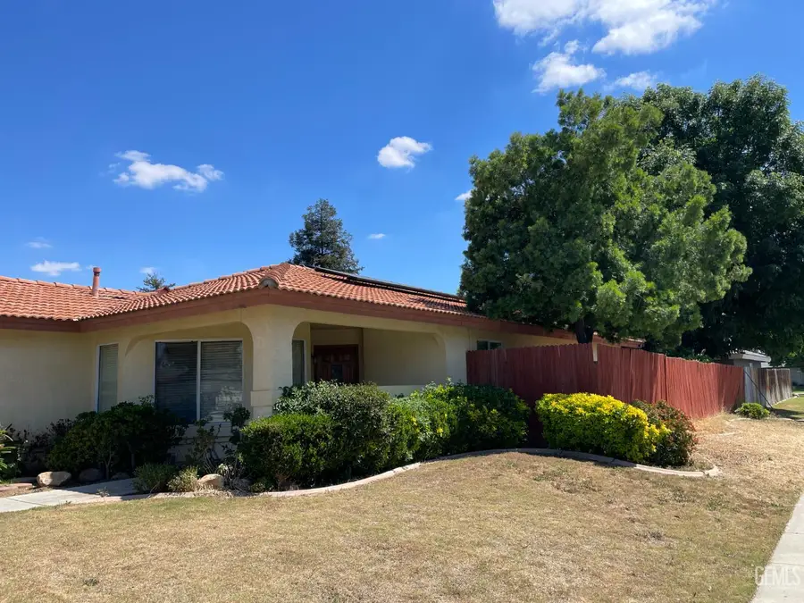 10017 TREETOP AVENUE, Bakersfield, CA 93312 - #2