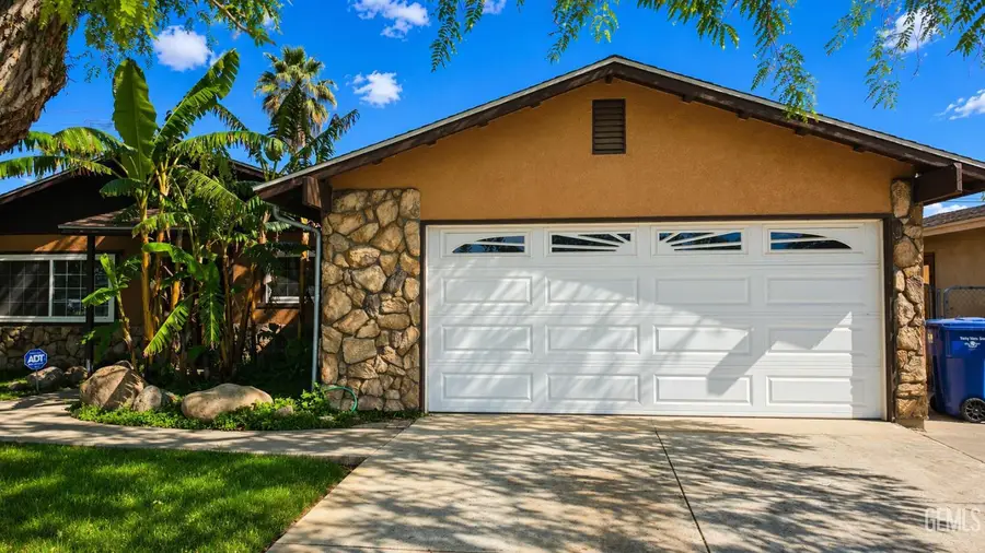 1118 WASHINGTON AVENUE, Bakersfield, CA 93308 - #2