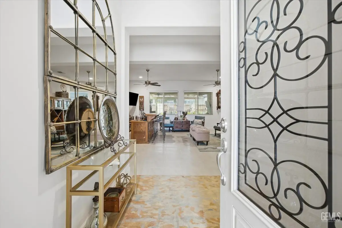 9106 DEL PALMA DRIVE, Bakersfield, CA 93314 - #1