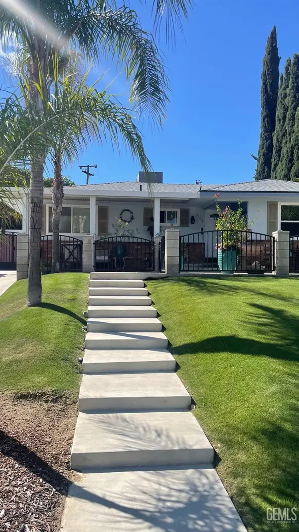 2109 KENT DRIVE, Bakersfield, CA 93306
