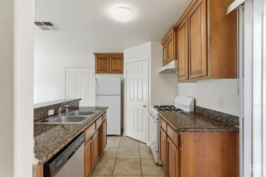 718 K STREET, Bakersfield, CA 93304 - #3