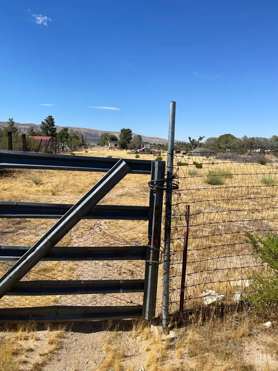 694 JANICE STREET, Mojave, CA 93501 - #2