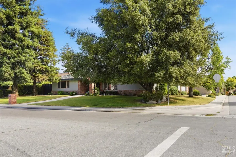 7625 WELDON AVENUE, Bakersfield, CA 93308 - #2