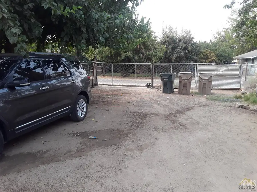 7900 HAROLD STREET, Lamont, CA 93241 - #2