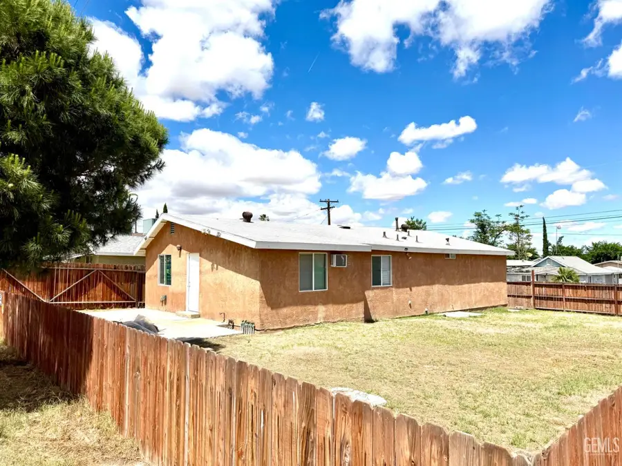 132 WOOD STREET, Taft, CA 93268 - #2