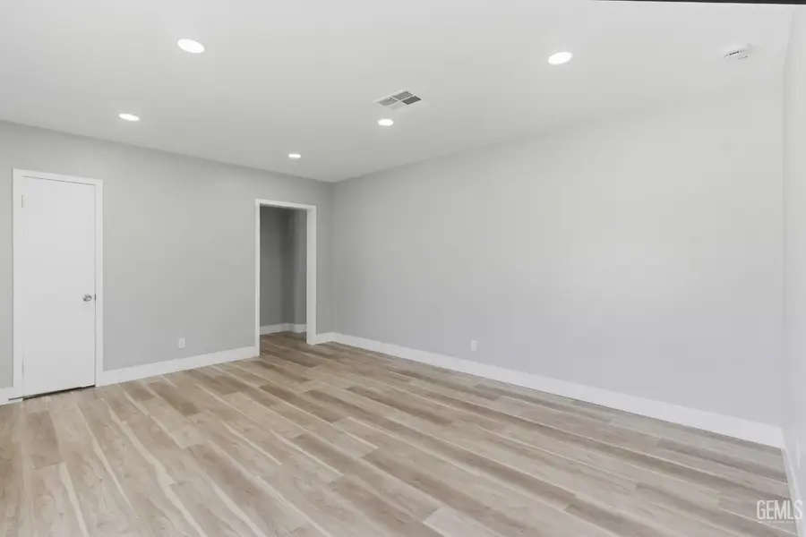 3017 RIVER BOULEVARD, Bakersfield, CA 93305 - #2