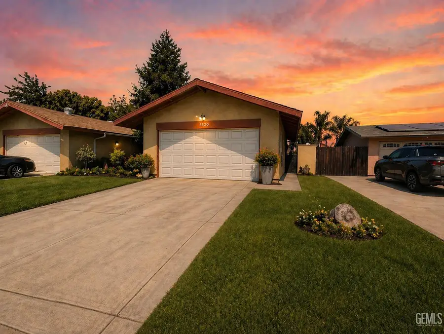 2320 PINON SPRINGS CIRCLE, Bakersfield, CA 93309 - #2