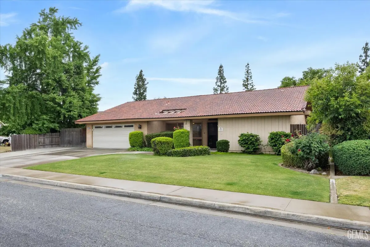 6605 GREENSWARD WAY, Bakersfield, CA 93309 - #1