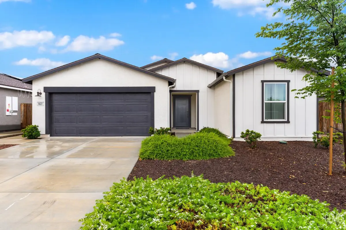 8627 DELCON DRIVE, Bakersfield, CA 93307 - #1