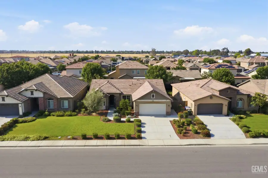 9005 RIBSTON AVENUE, Bakersfield, CA 93312 - #2