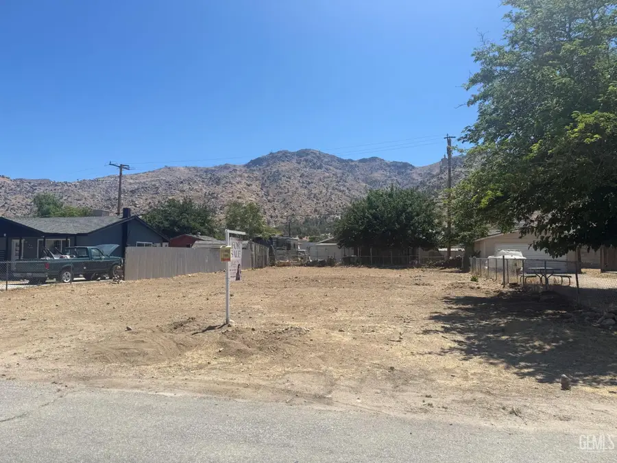 2704 PINON STREET, Lake Isabella, CA 93240 - #3