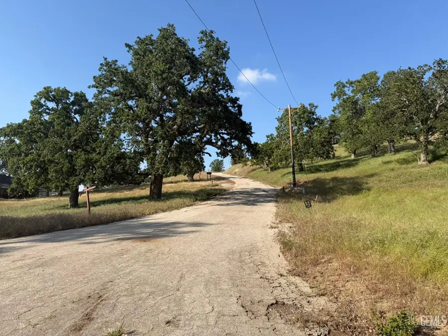 26200 HAZELWOOD COURT, Tehachapi, CA 93561 - #2