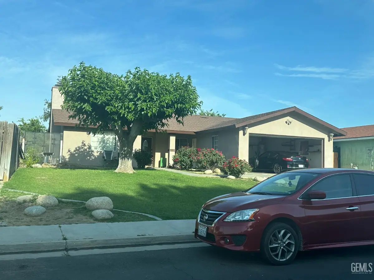 10708 SAN GORGONIO STREET, Lamont, CA 93241 - #1