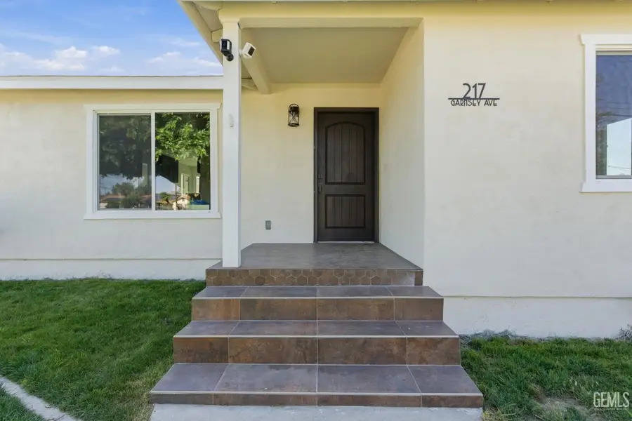 217 GARNSEY AVENUE, Bakersfield, CA 93309 - #2