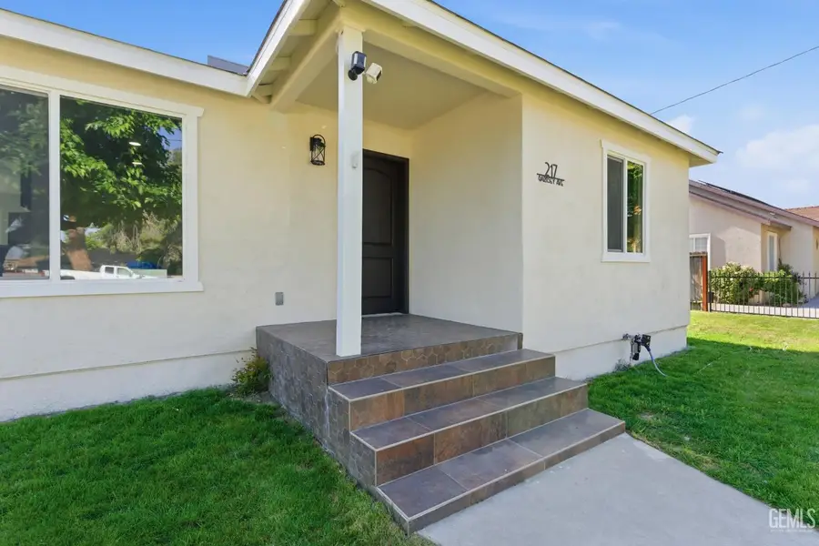 217 GARNSEY AVENUE, Bakersfield, CA 93309 - #3