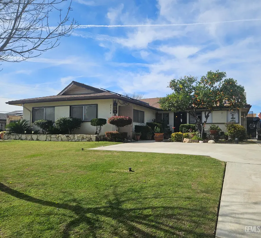 2516 S TANGERINE STREET, Bakersfield, CA 93306 - #2