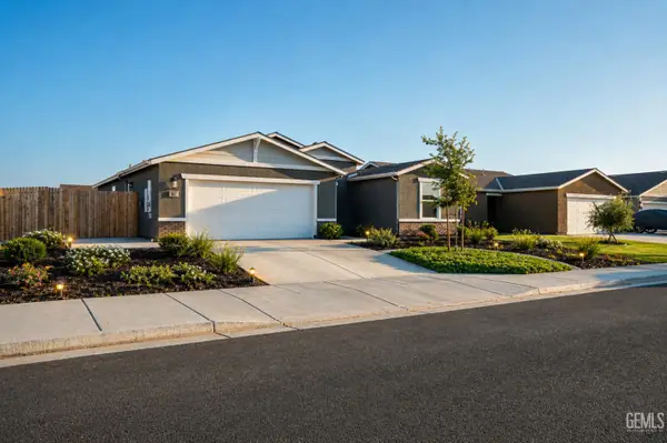 8611 LACUNA COIL AVENUE, Bakersfield, CA 93311