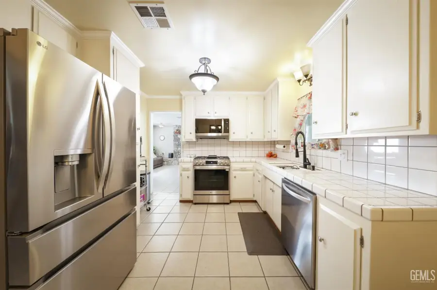140 LANGFORD AVENUE, Arvin, CA 93203 - #2