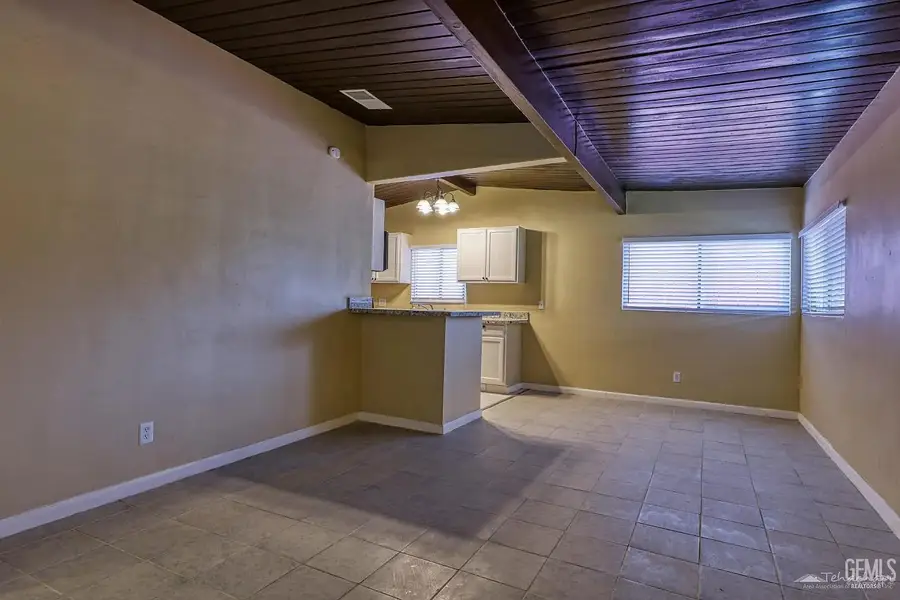 3300 BUCKNELL STREET, Bakersfield, CA 93305 - #3