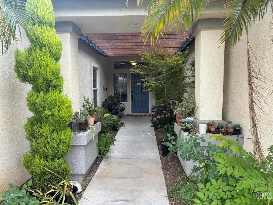 10300 SENECA FALLS AVENUE, Bakersfield, CA 93312 - #2