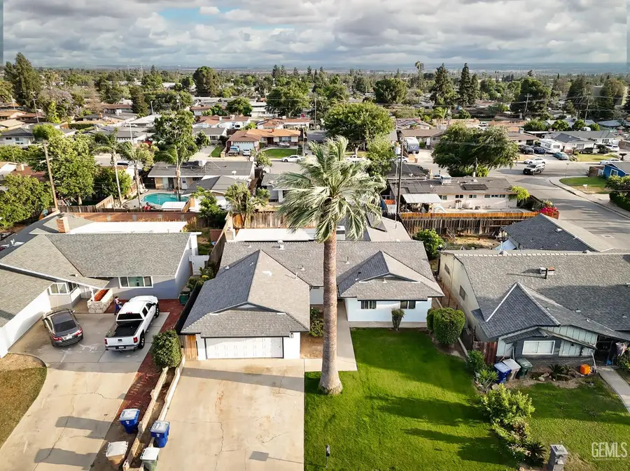 3207 CANDLEWOOD DRIVE, Bakersfield, CA 93306 - #2