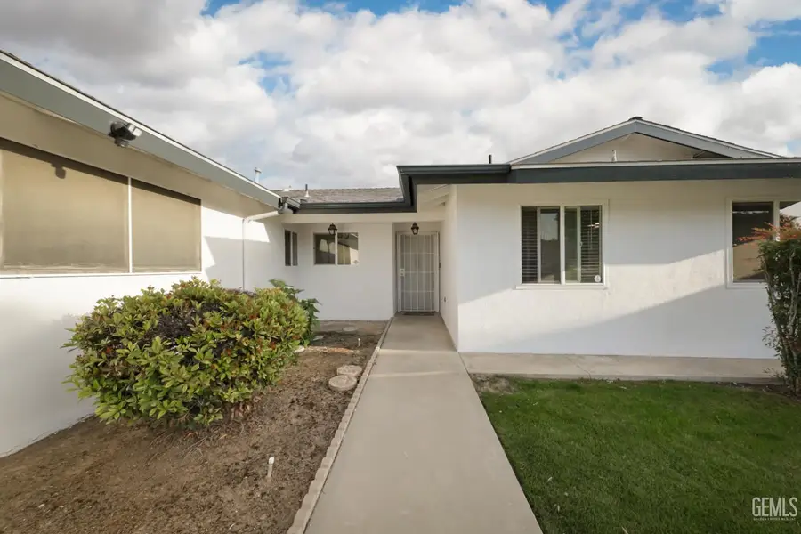 3207 CANDLEWOOD DRIVE, Bakersfield, CA 93306 - #3