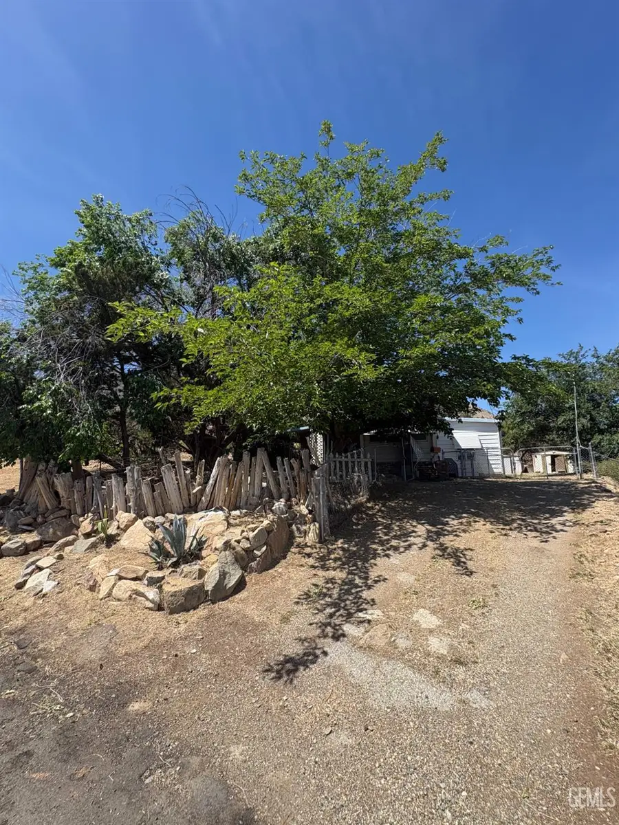 4543 JOSHUA DRIVE, Mountain Mesa, CA 93240 - #3