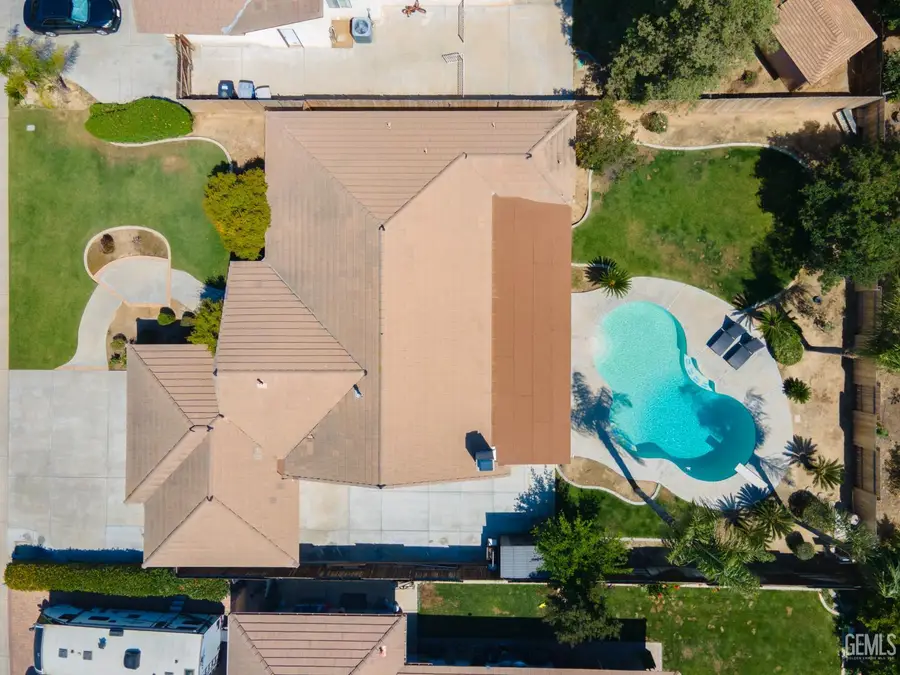 11123 COACHLIGHT COURT, Bakersfield, CA 93312 - #2