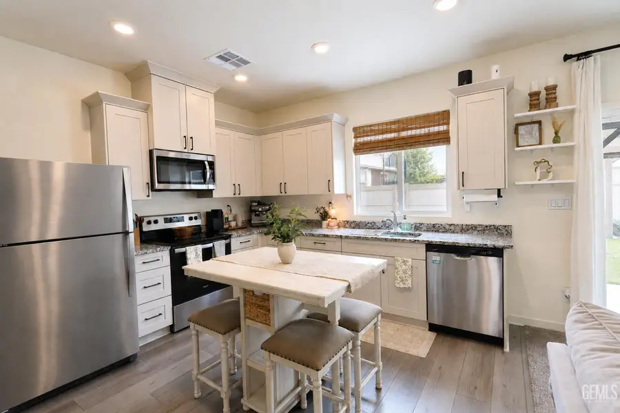 7809 RASPBERRY AVENUE, Bakersfield, CA 93313 - #2
