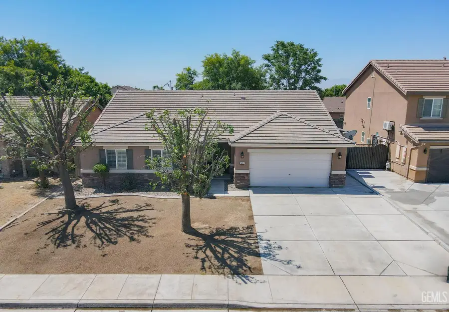 5809 FERNSIDE COURT, Bakersfield, CA 93313 - #3