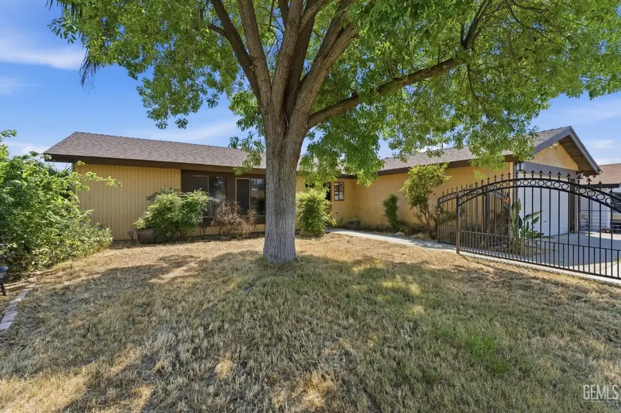 9237 BUTTERNUT AVENUE, Bakersfield, CA 93306 - #2