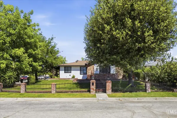 2707 ANZA STREET, Bakersfield, CA 93305