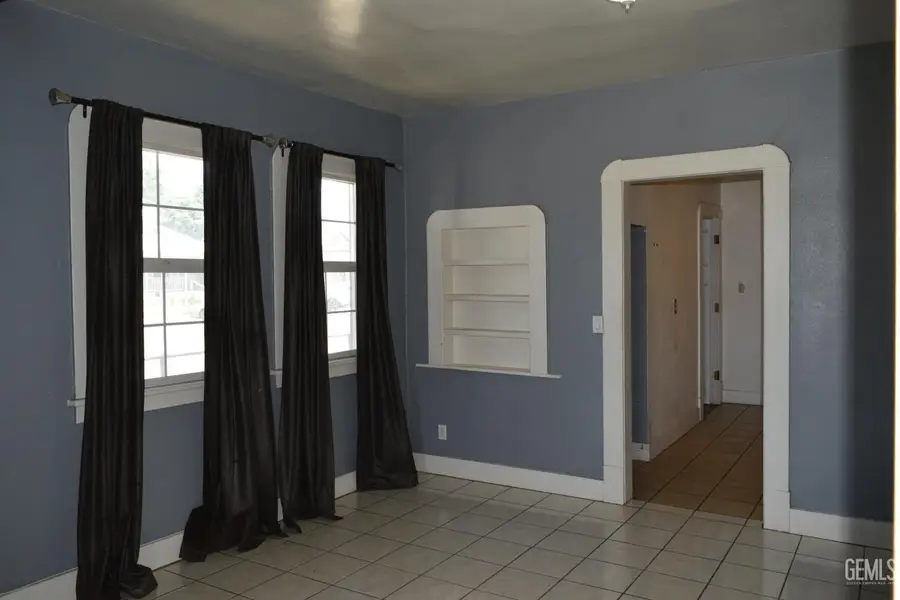 1033 KERN STREET, Bakersfield, CA 93305 - #2