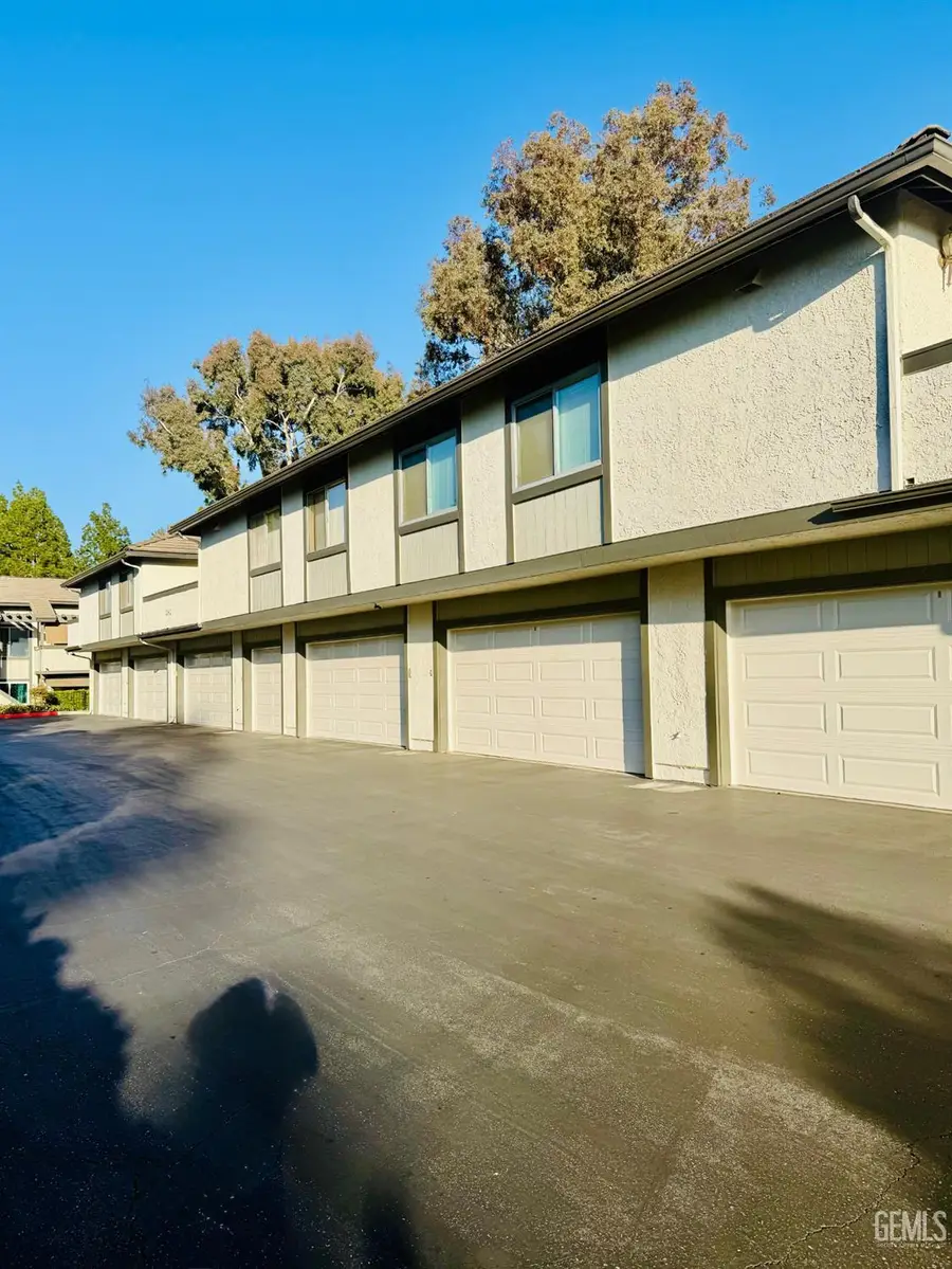 1340 E HILLCREST DRIVE #10, Thousand Oaks, CA 91362 - #2